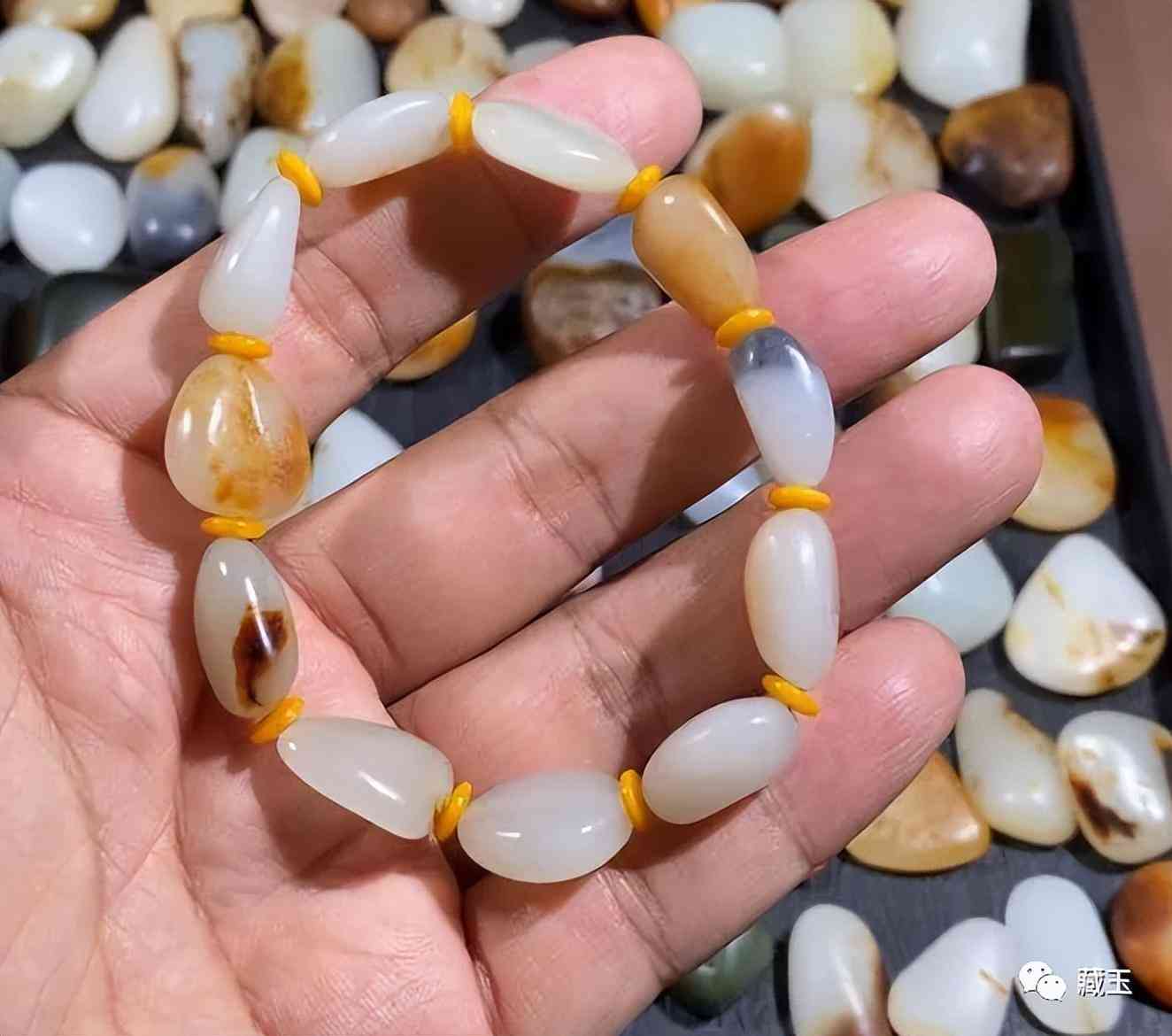 和田玉手链一般多少钱(和田玉手链一般多少钱图片)插图2