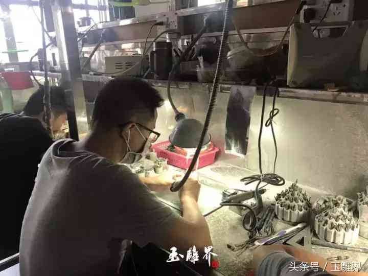 玉雕师傅一个月多少钱(玉雕师一个月工资)