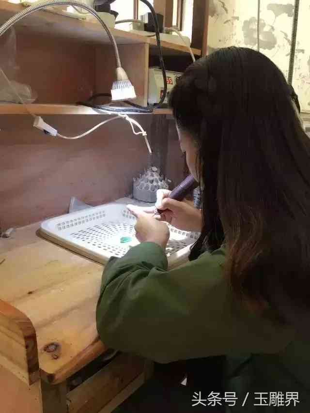 玉雕师傅一个月多少钱(玉雕师一个月工资)插图6