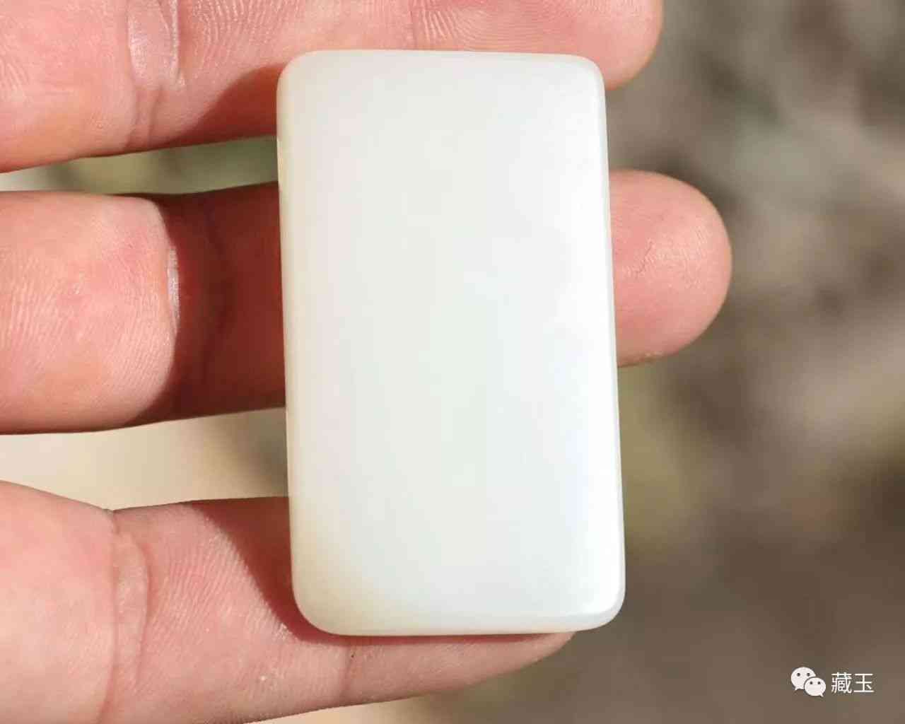 如何自己鉴定和田玉(怎么鉴定和田玉的真假识别)插图11 如何自己鉴定和田玉(怎么鉴定和田玉的真假识别)插图11
