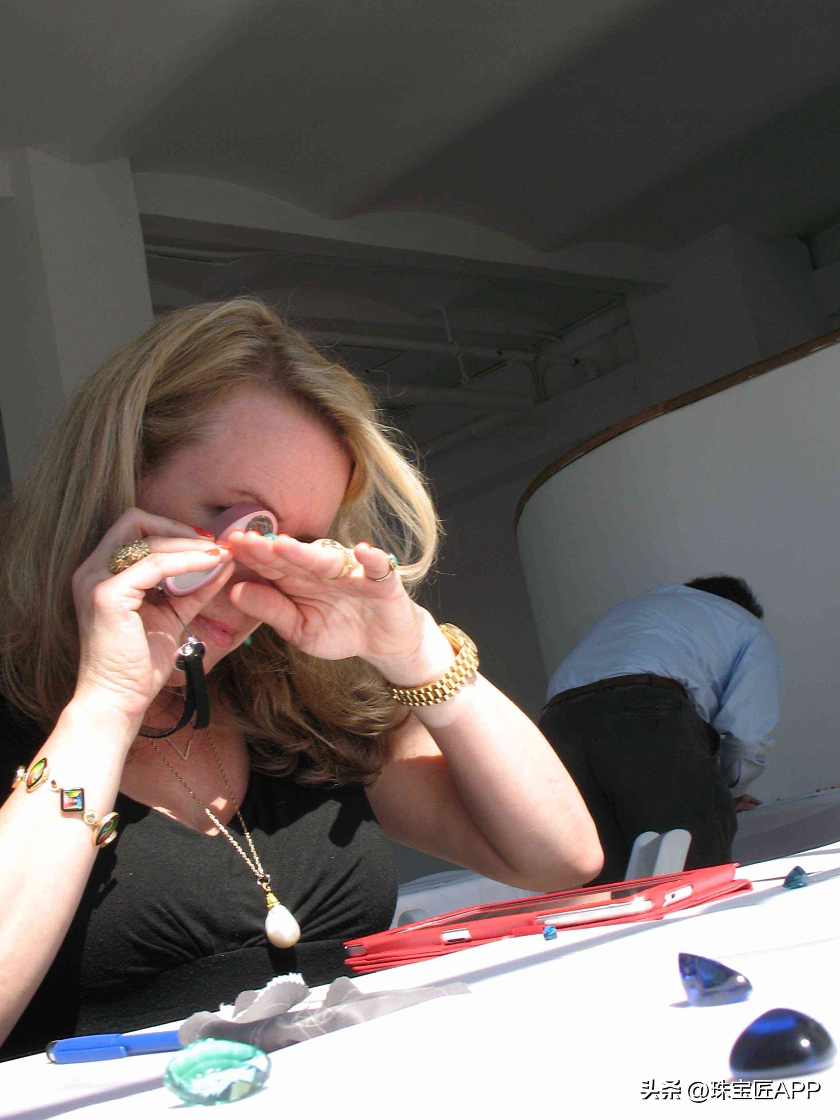 2022年流行黄金戒指款式(去金店买黄金千万别买三种金)插图6