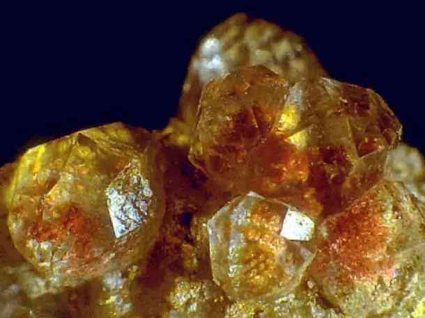 彩萤石的功效与作用(彩萤石的功效与作用图片)插图24