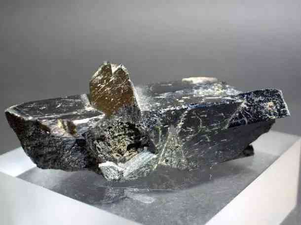 彩萤石的功效与作用(彩萤石的功效与作用图片)插图27