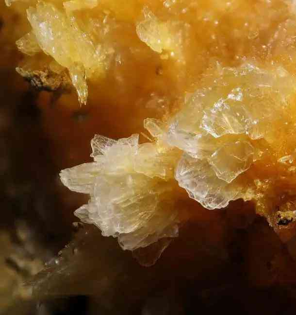 彩萤石的功效与作用(彩萤石的功效与作用图片)插图33