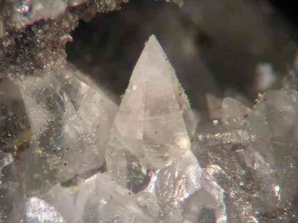 彩萤石的功效与作用(彩萤石的功效与作用图片)插图39