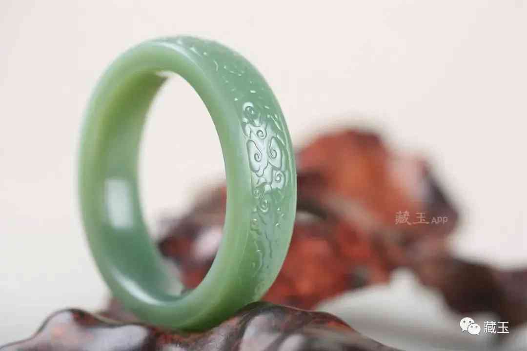 和田玉手镯鉴定(和田玉手镯鉴定真假)插图3 和田玉手镯鉴定(和田玉手镯鉴定真假)插图3