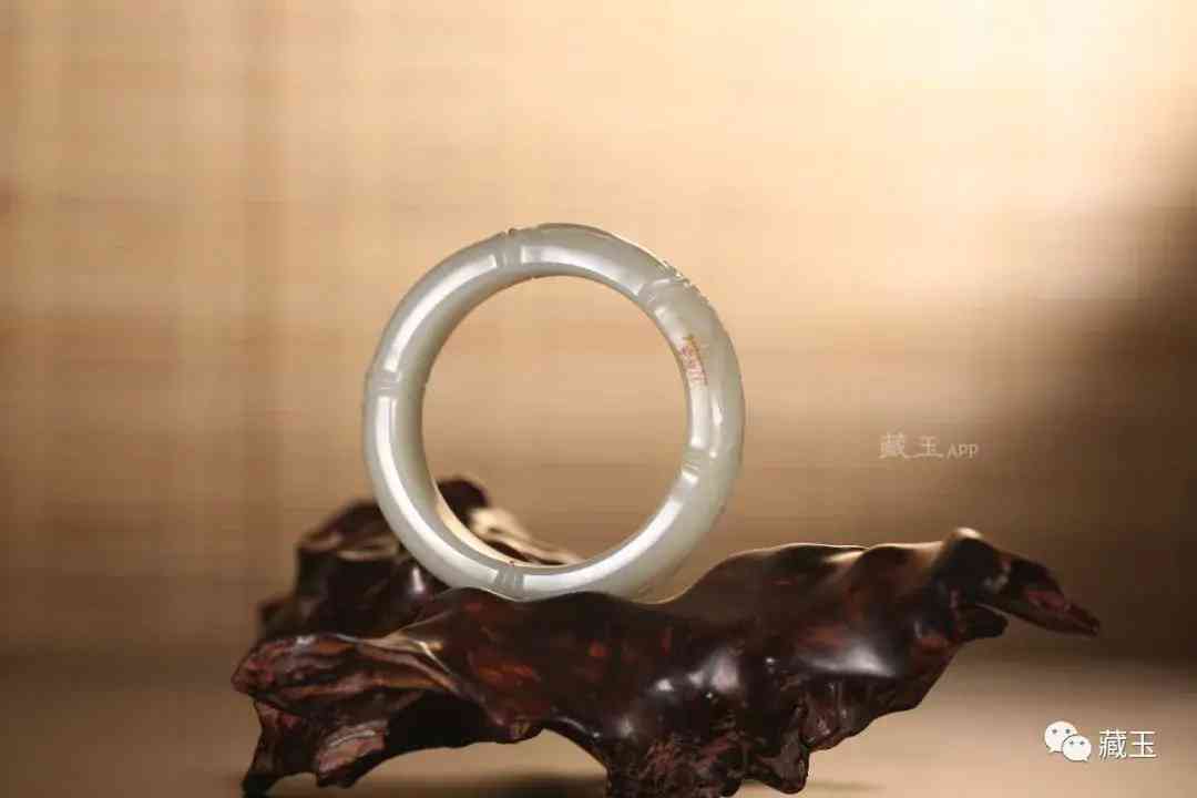 和田玉手镯鉴定(和田玉手镯鉴定真假)插图6 和田玉手镯鉴定(和田玉手镯鉴定真假)插图6