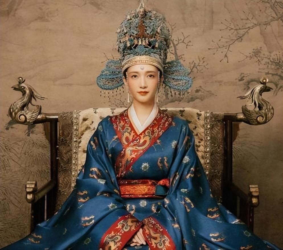 白色珍珠项链多少钱(白色珍珠项链戴久了会变色吗)