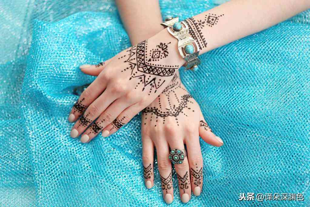 女人戴戒指在各个手指的意义(女人戴戒指戴左手还是右手)插图3