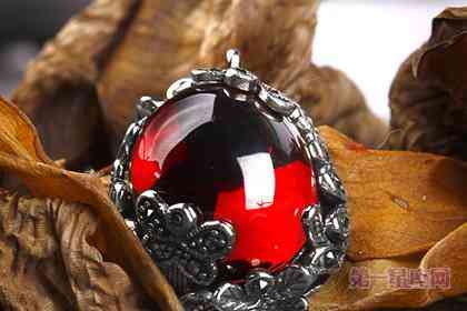 石榴石和什么属相犯冲(石榴石佩戴9大禁忌)