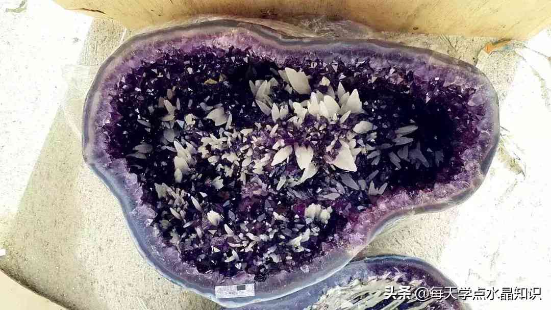 乌拉圭紫水晶的等级(乌拉圭紫水晶价格!为什么那么贵!)插图5