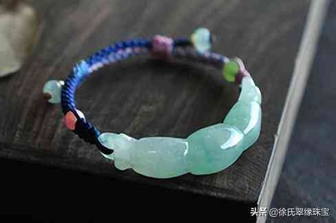 玉镯子裂缝还能养人吗(玉镯裂了还能养人吗)插图9