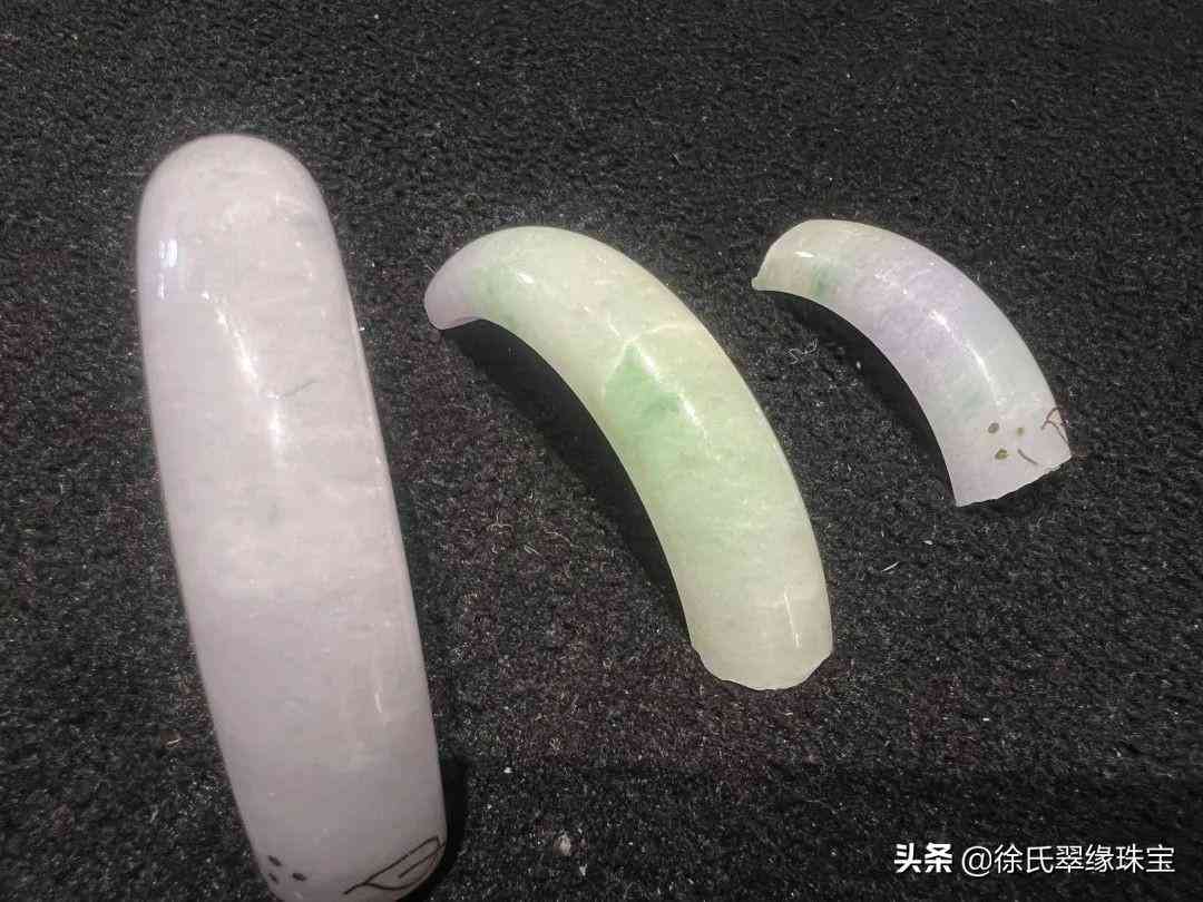 玉镯子裂缝还能养人吗(玉镯裂了还能养人吗)插图11