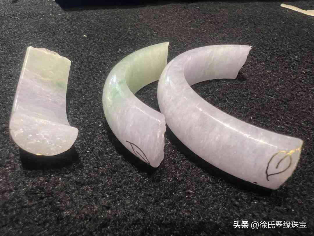 玉镯子裂缝还能养人吗(玉镯裂了还能养人吗)插图13