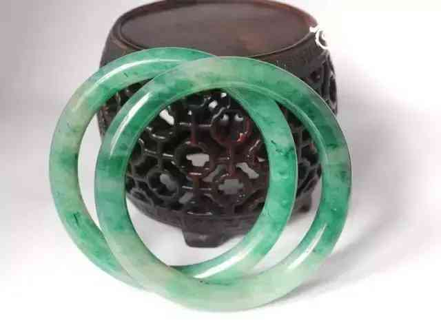 阿富汗玉养的出来吗(阿富汗玉的缺点)插图11 阿富汗玉养的出来吗(阿富汗玉的缺点)插图11