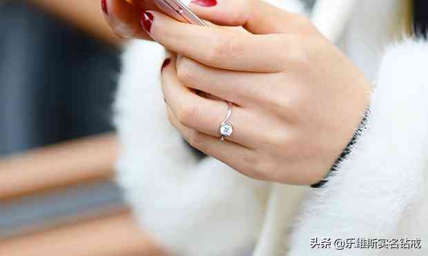 结婚戒指戴哪个手指头(女人结婚戒指戴左手还是右手)插图2 结婚戒指戴哪个手指头(女人结婚戒指戴左手还是右手)插图2