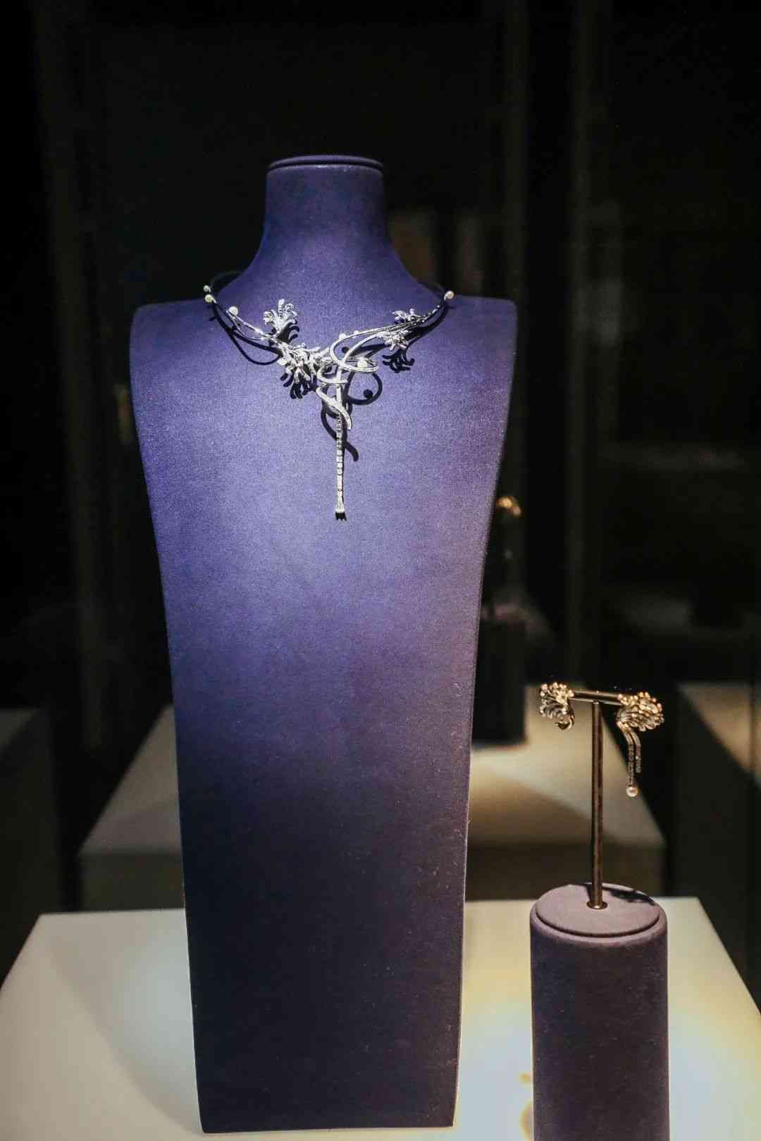 中国的珠宝品牌前十名(中国的珠宝品牌前十名有哪些)插图25