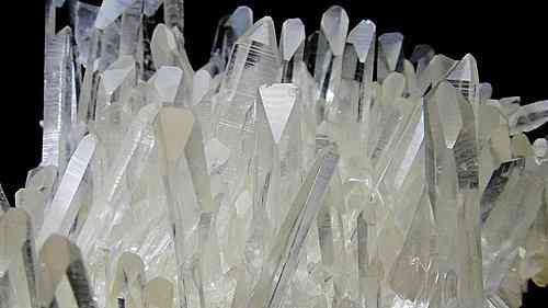 天然水晶球怎么辨别真假(水晶鉴别最简单方法)插图4