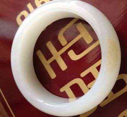 东陵石手镯价格(东陵石多少钱一克)插图4 东陵石手镯价格(东陵石多少钱一克)插图4