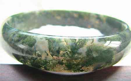 东陵石手镯价格(东陵石多少钱一克)插图14 东陵石手镯价格(东陵石多少钱一克)插图14