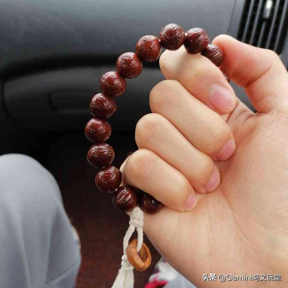 佛珠手串什么材质最好(佛珠手串什么材质的好)插图2 佛珠手串什么材质最好(佛珠手串什么材质的好)插图2