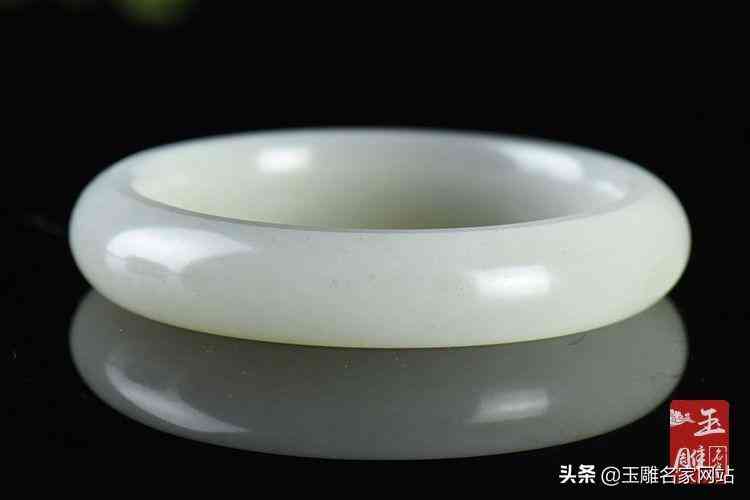 一个和田玉手镯多少钱(和田玉手镯多贵)