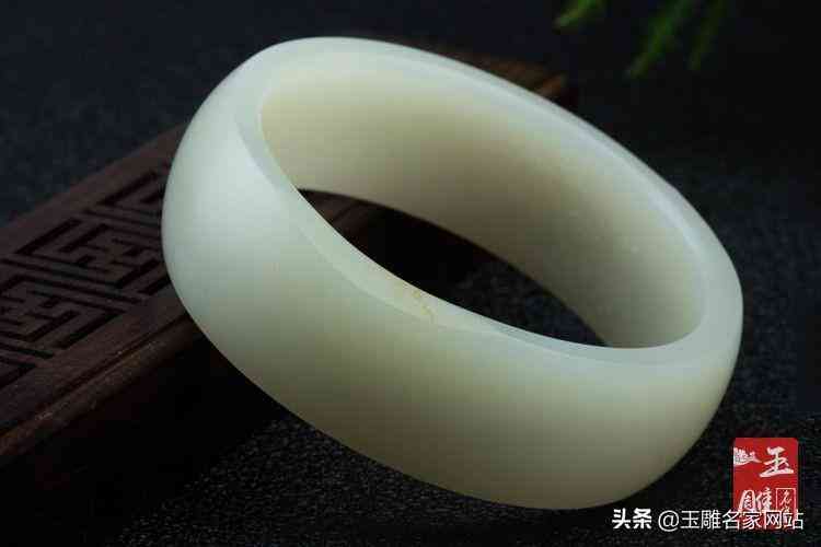 一个和田玉手镯多少钱(和田玉手镯多贵)插图1