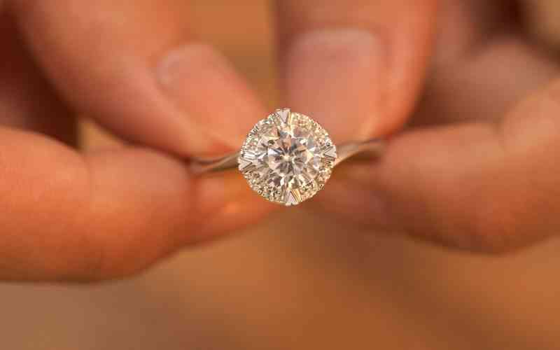 钻石戒指市场价(钻戒价格2021)插图2 钻石戒指市场价(钻戒价格2021)插图2