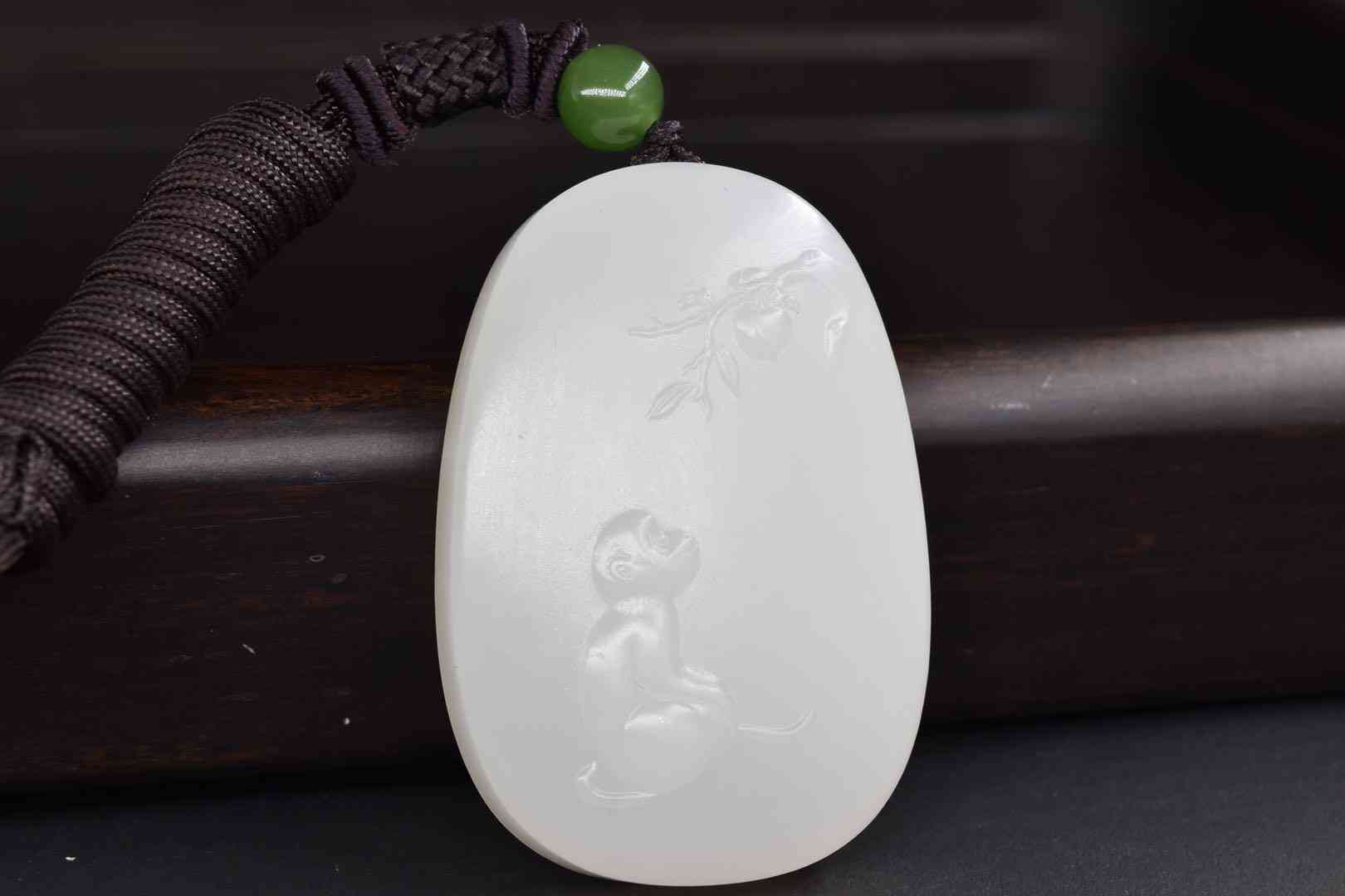 和田玉的功效与作用禁忌(和田玉的功效与作用和田玉的卖点)