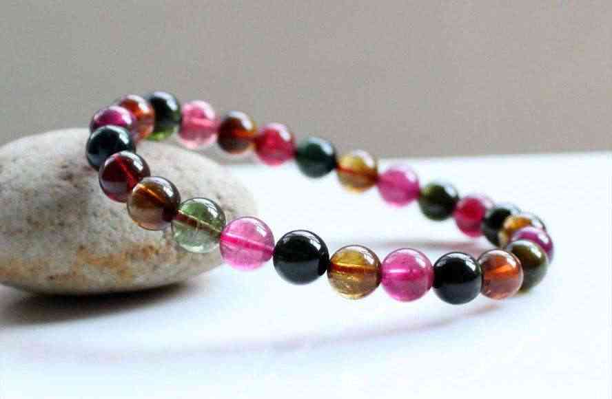 珍珠和玉哪个更养人(什么玉最好有灵性养人)