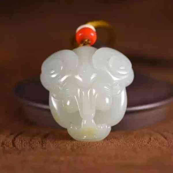 珍珠和玉哪个更养人(什么玉最好有灵性养人)插图3