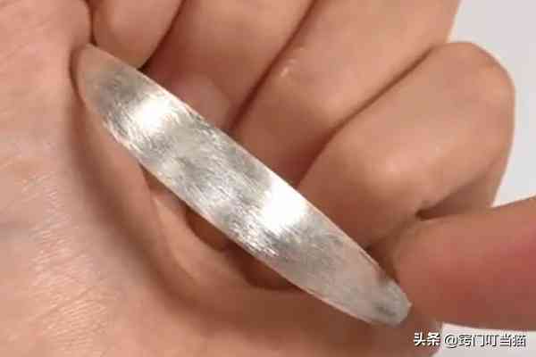 银镯子变黑怎么清洗(怎样清洗银手镯)插图2 银镯子变黑怎么清洗(怎样清洗银手镯)插图2