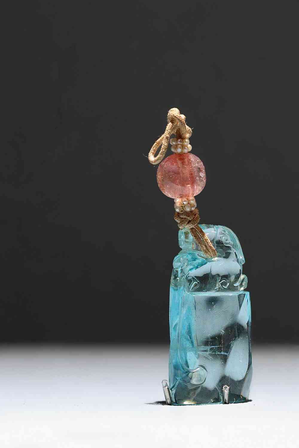 海蓝宝石手镯(海蓝之谜翡翠手镯)插图9