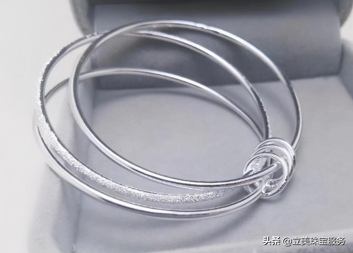 纯银手镯大概多少钱(纯银手镯多少钱一克市面价格)