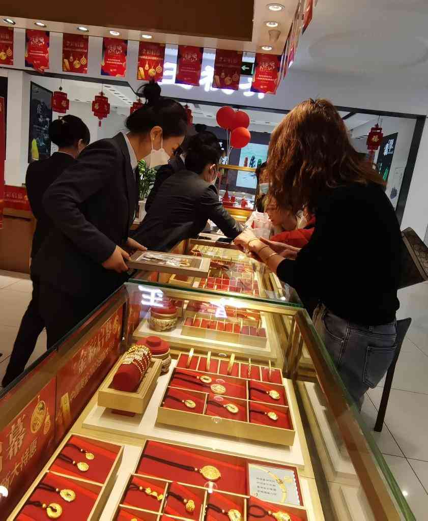 谢瑞麟专柜(谢瑞麟专柜可以换款吗)插图2