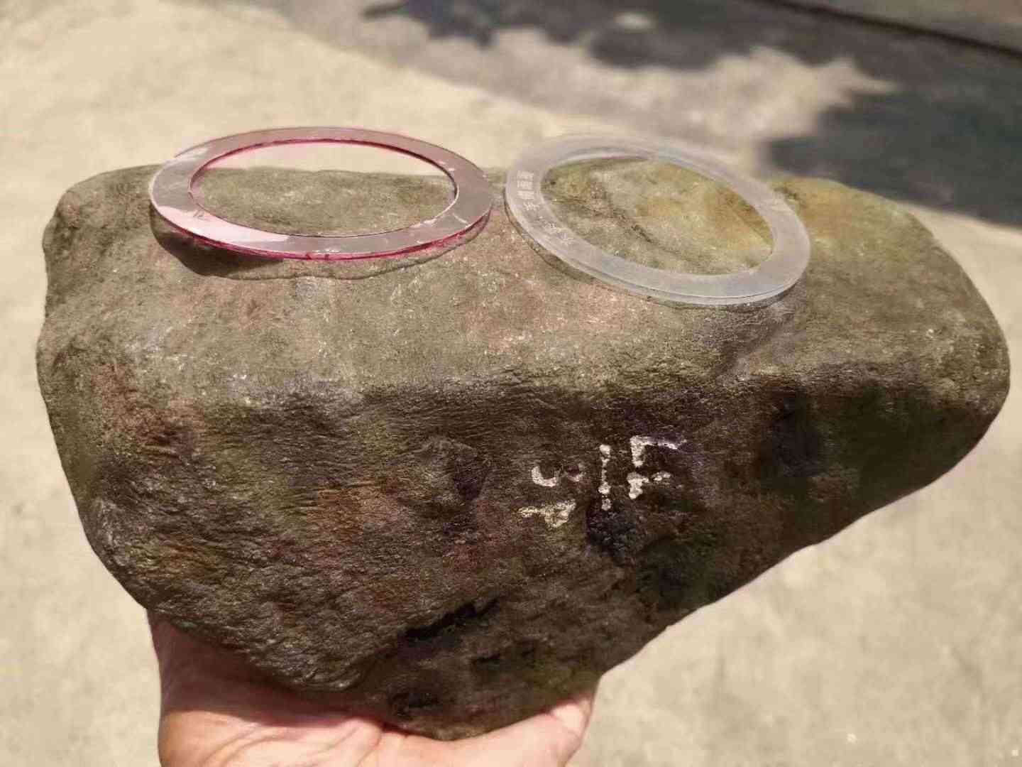 翡翠原石皮壳大全(翡翠原石多少钱一公斤)插图1 翡翠原石皮壳大全(翡翠原石多少钱一公斤)插图1