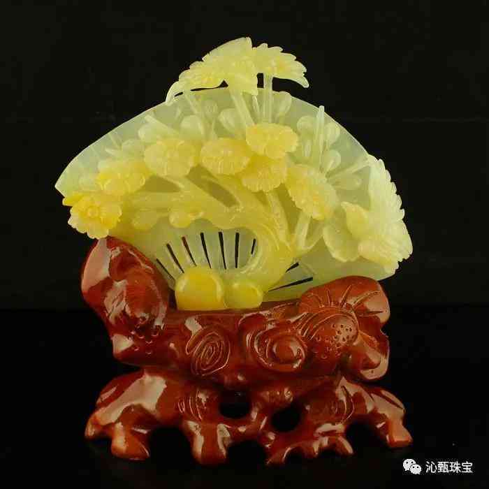 黄龙玉好还是翡翠好(黄龙玉和翡翠哪个更值钱)