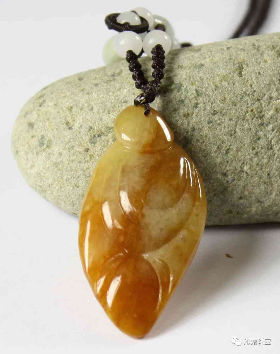 黄龙玉好还是翡翠好(黄龙玉和翡翠哪个更值钱)插图6