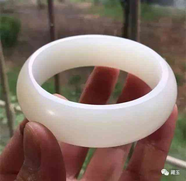 和田玉手镯回收价格(和田玉首饰回收)插图8