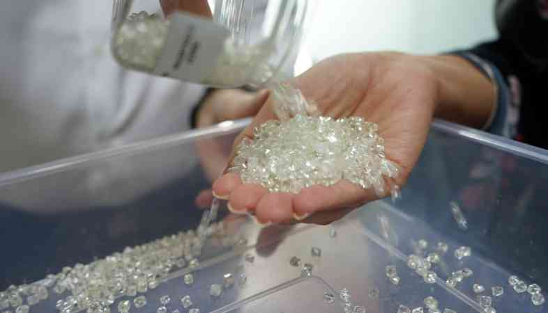 钻石价格多少一克拉(钻石多钱少一克拉)