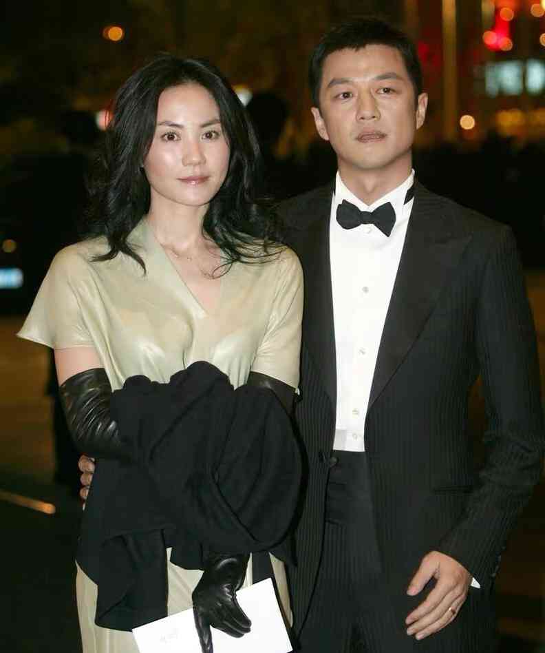 钻戒品牌logo大全(钻戒品牌图案)插图36