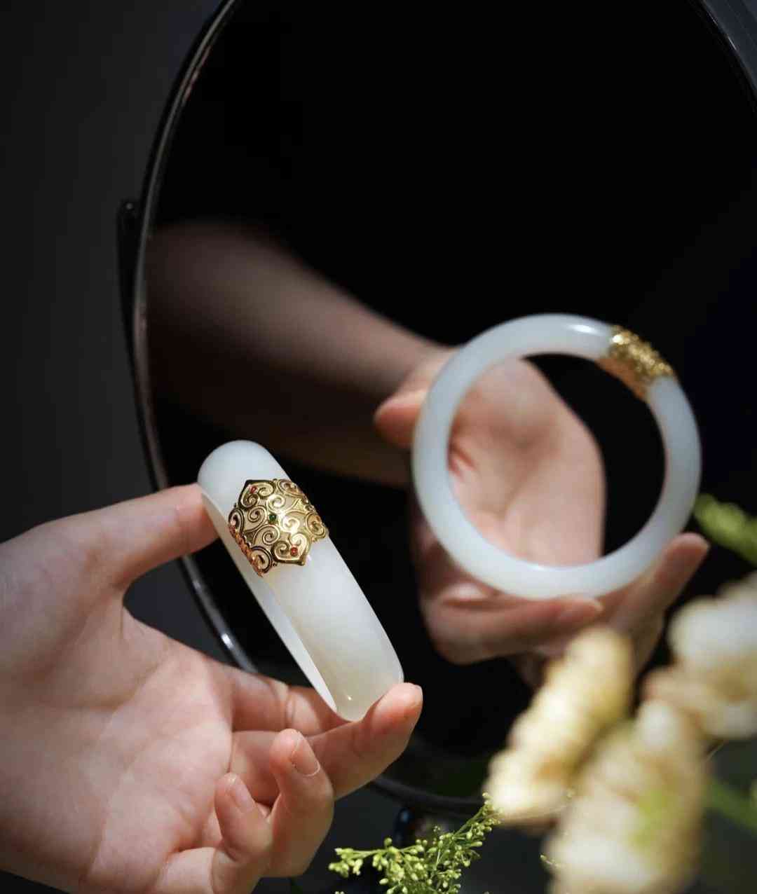 玉镯子怎么分辨真假(玉镯怎么辨别真假)插图2