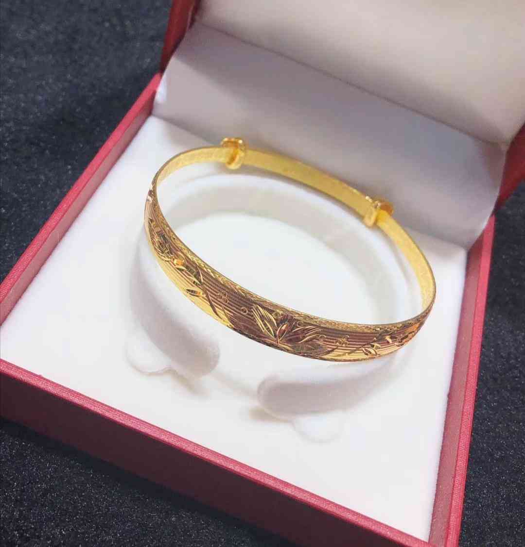 黄金手镯一般多少克左右好(黄金手镯多少克带着最舒服)插图6 黄金手镯一般多少克左右好(黄金手镯多少克带着最舒服)插图6