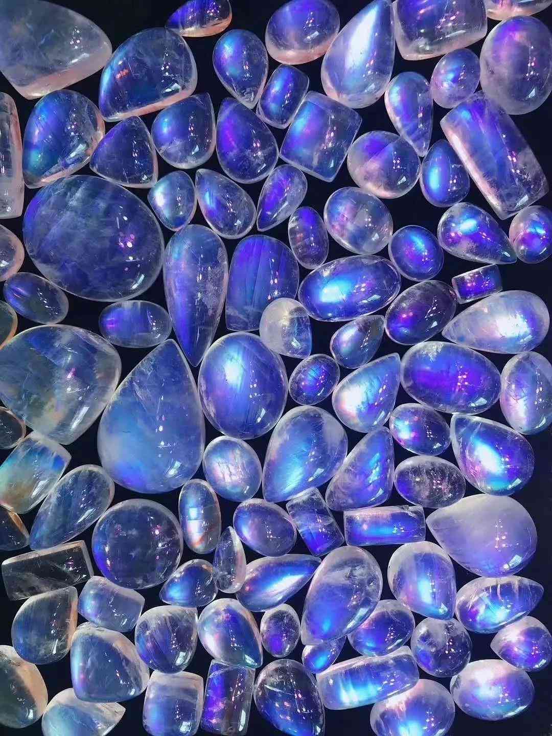 银月光石的功效与作用(白蓝灰三种月光石功效的区别)插图2