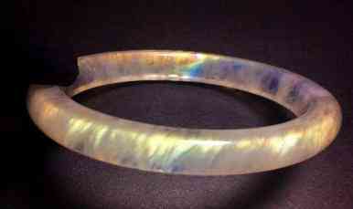 银月光石的功效与作用(白蓝灰三种月光石功效的区别)插图6