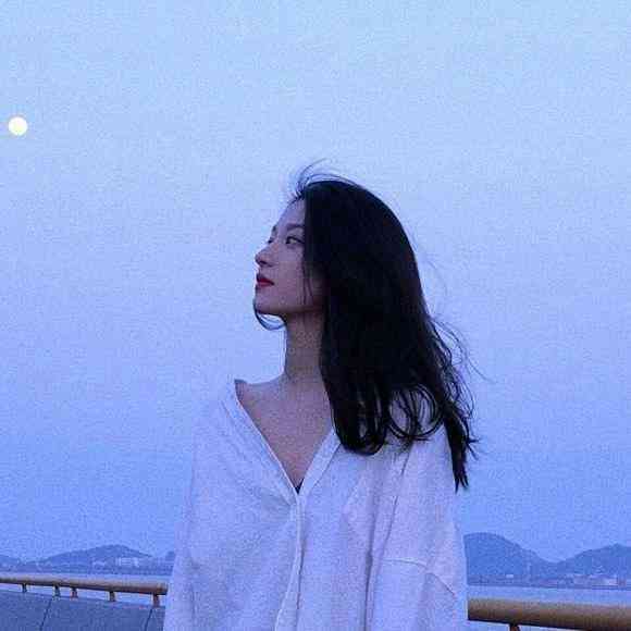 银月光石的功效与作用(白蓝灰三种月光石功效的区别)插图7