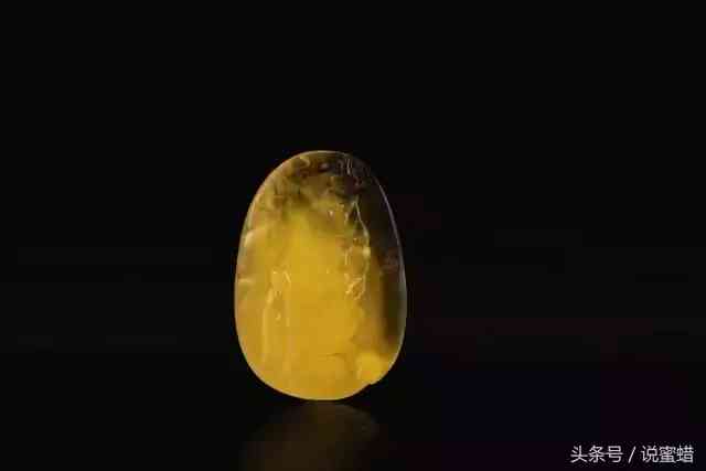 长期佩戴琥珀的功效与作用(琥珀戴久了会有灵性吗)插图9