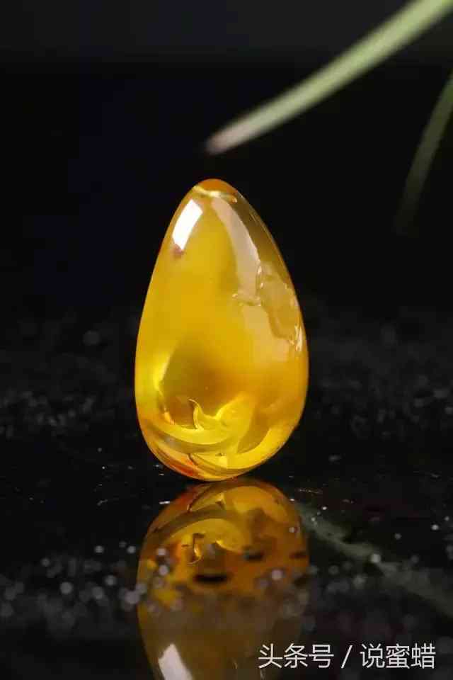 长期佩戴琥珀的功效与作用(琥珀戴久了会有灵性吗)插图16