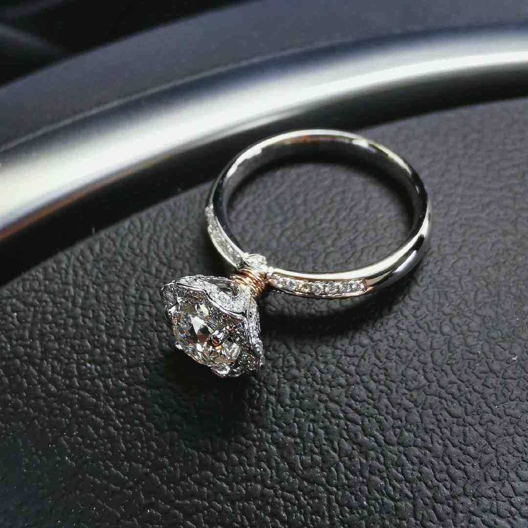 钻戒怎么买比较划算(钻戒怎么买最划算)插图2