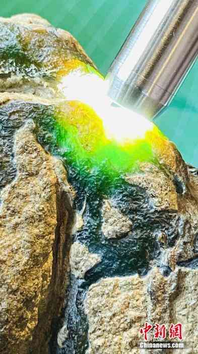 中国哪些地方有翡翠原石(中国哪里有翡翠石头)插图1